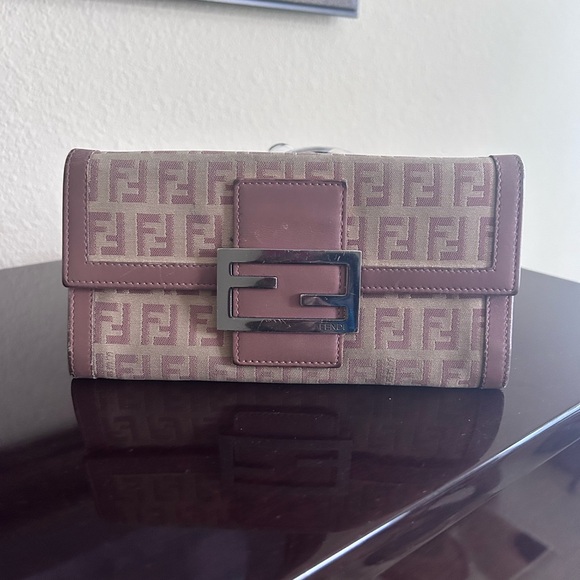 Fendi - Picture 3 of 13
